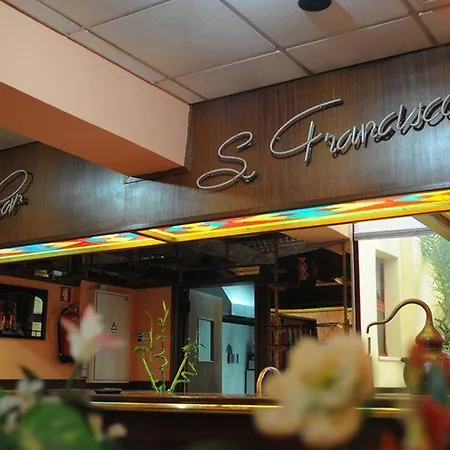 贝斯特韦斯特贝纳多教堂酒店 法鲁区