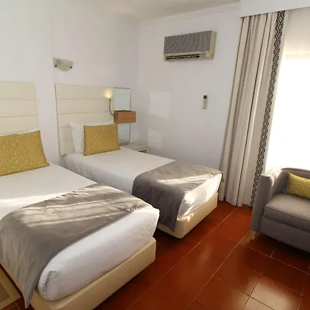 Western Dom Bernardo Otel 3*