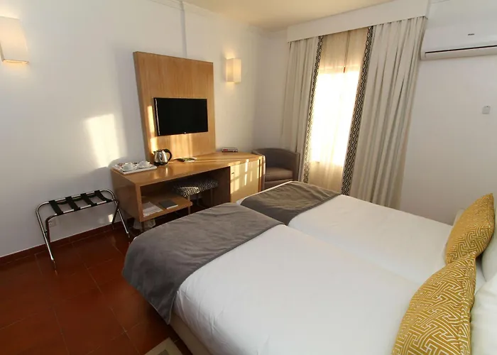 Western Dom Bernardo מלון