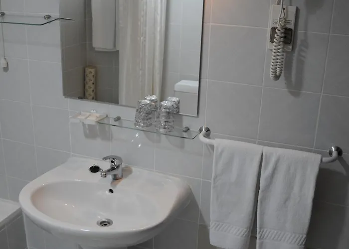 Western Dom Bernardo מלון 3*